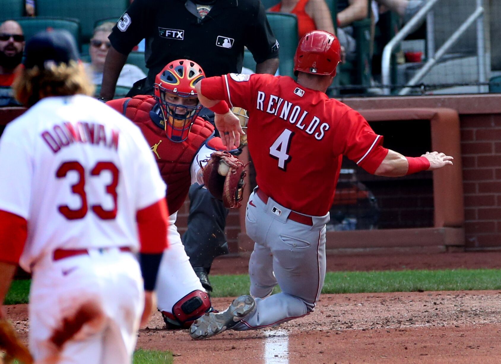 Pujols stays at 698, Reds beat Cards 3-0